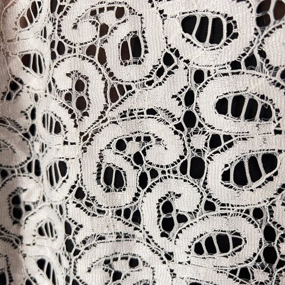 Dynamite brand women's halter top white lace over black BNWT Size S - Picture 3 of 9